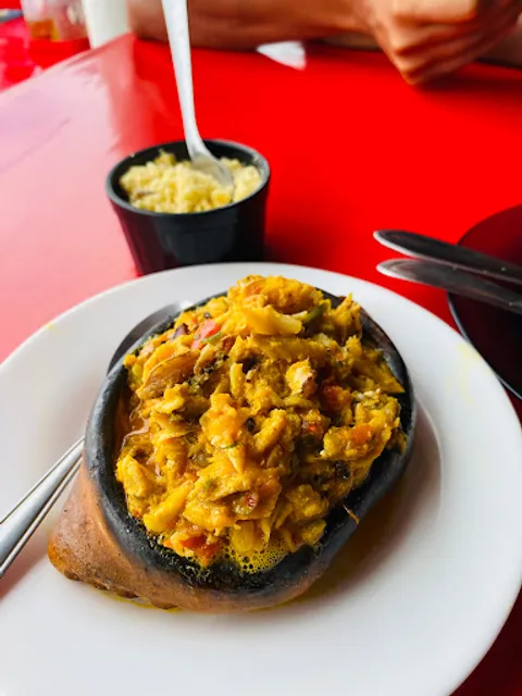 Restaurante do Damiao. Muito boa comida e local. Vista. O bife om fritas acebolado. Showwwww de maciez.... Parabéns