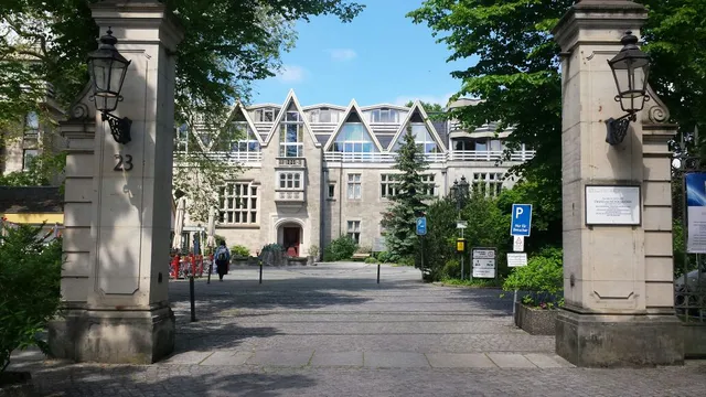 St.-Michaels-Heim Jugendgästehaus & Hotel