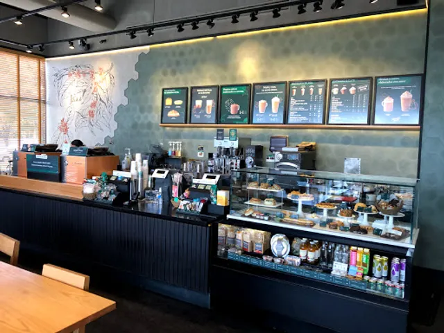 Starbucks Gustavo Baz