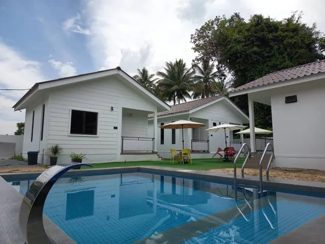 Zulanie's The Pool Cottage near D'Aur Beach, Melawi, Bachok - The Perfect Gateway, Private Pool