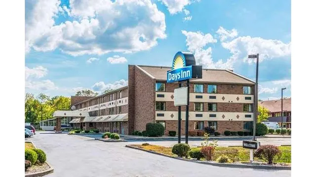 Days Inn by Wyndham Hurstbourne