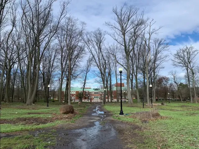 College of Staten Island - Building 1P