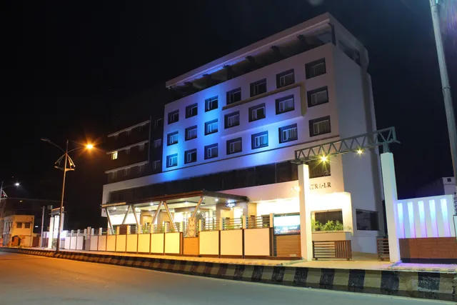 iRoomz Hotel Nakshatra-LR