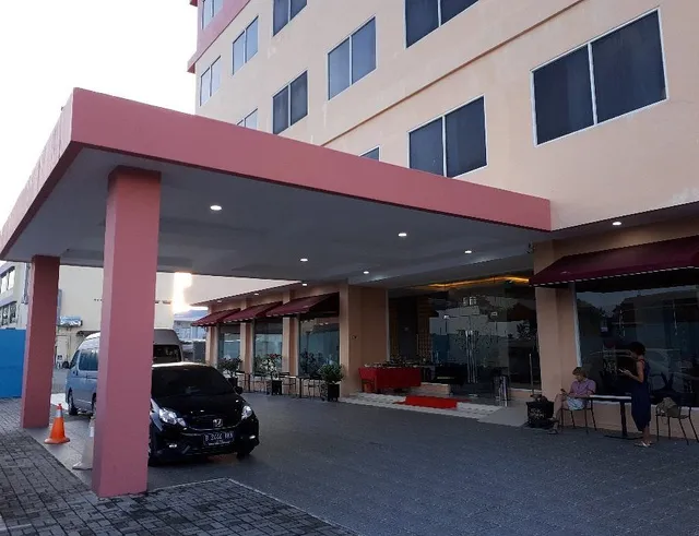 Royal Tarakan Hotel