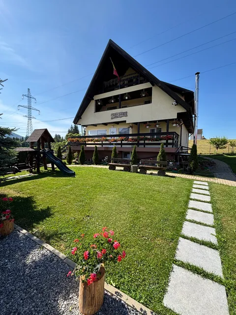 Casa Sofia Dorna Candrenilor