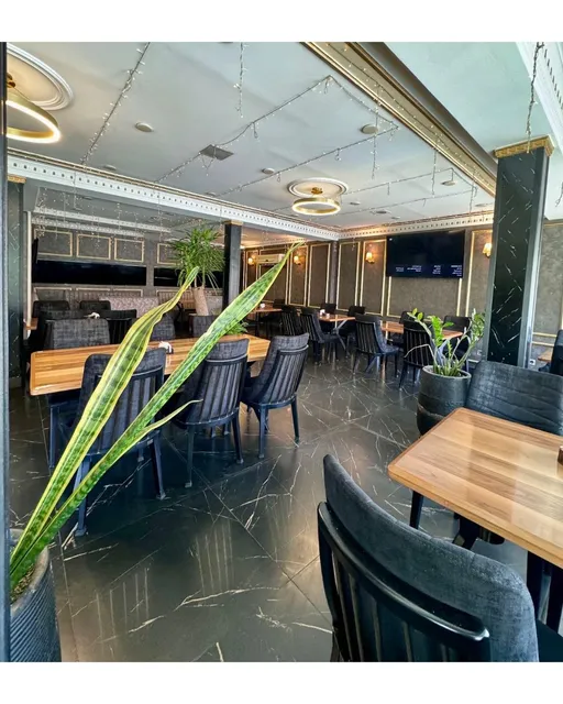 کافه رستوران سالواره