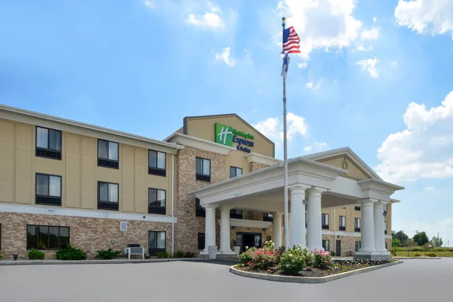 Holiday Inn Express & Suites Greenfield by IHG
