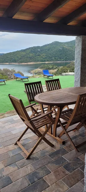 Stazzu iris....tra il lago e il mare.....