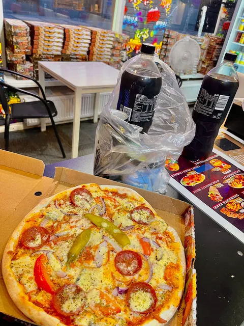 Amos Nyköping - Amo’s Pizzeria 🌯🍟🍕food ✨✨