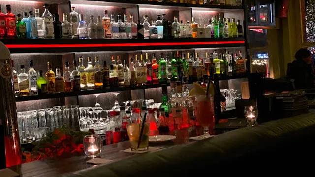 Cocktrail Bar