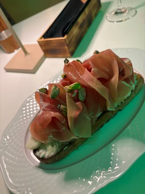 Neo Bistro - Mariacka 20 - restauracja Kołobrzeg - koktajl bar - lunch śniadania Kołobrzeg - bistro