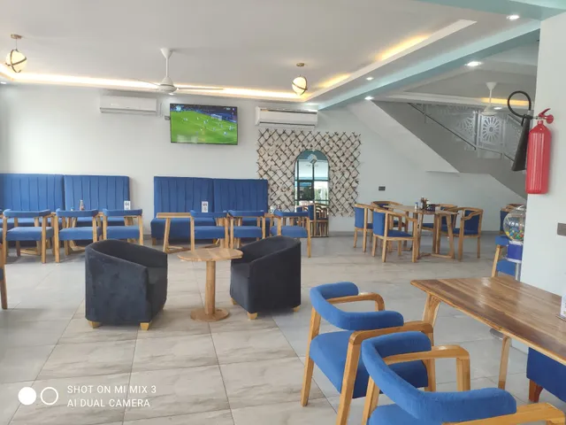 The cube restaurant Mindu