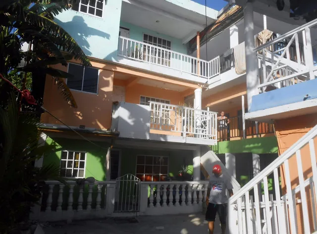 Posada Nativa Amiel Forbes