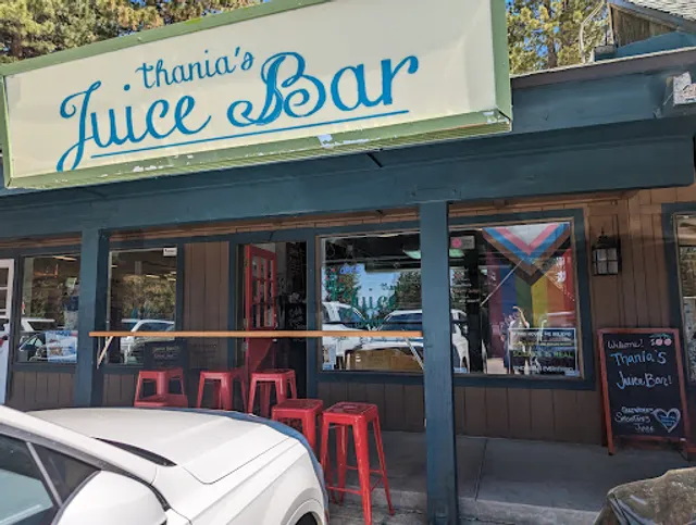 Thania’s Juice Bar