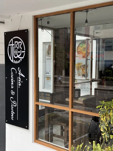 SAKURA ASIA COCINA Y POSTRES