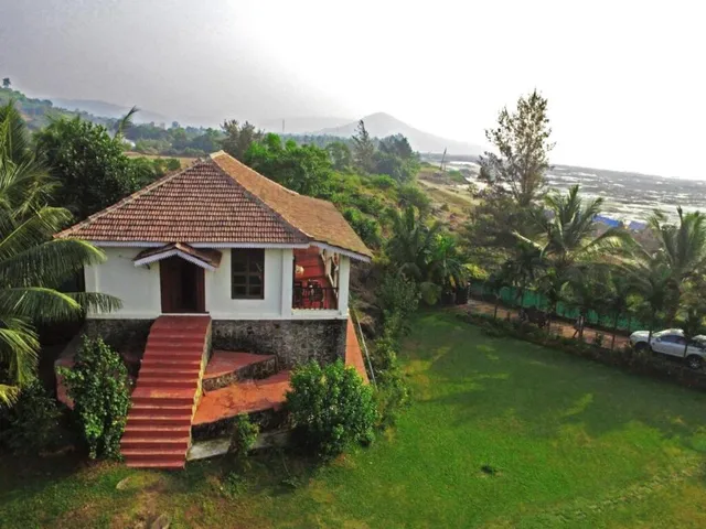 SaffronStays Salt Rim on the Beach - 2 BDR Villa in Kashid