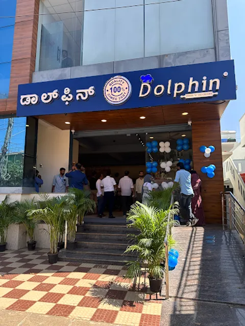 Dolphin Bakes 'N' Ice Creams