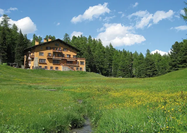 Hotel Chesa Spuondas