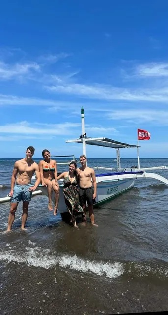 Lovina dolphin bali tour