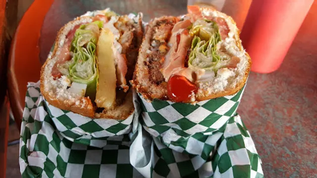 Beverly Burgers Suc. Centro