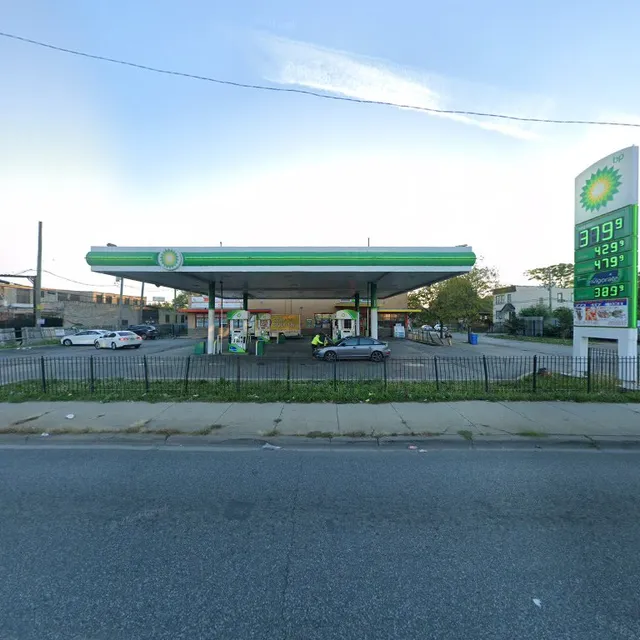 Tasty chicken n burger