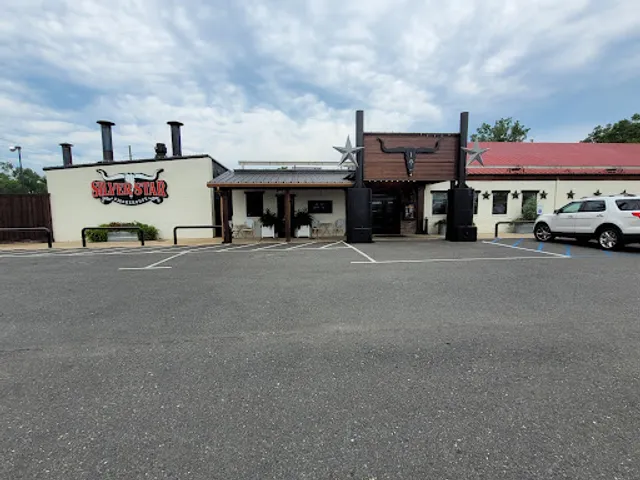 Silver Star Smokehouse & Tavern