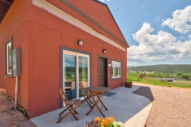 Black Hills Tiny Resort (RV Park & Nightly Rentals)