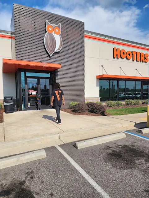 Hooters