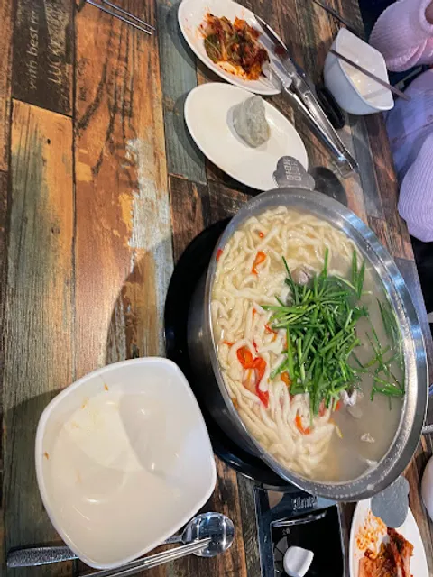 속풀이부추칼국수황제보쌈