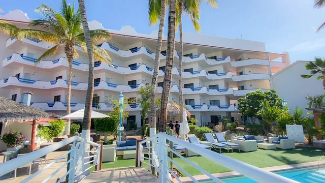 The Westmarine Waterfront Hotel