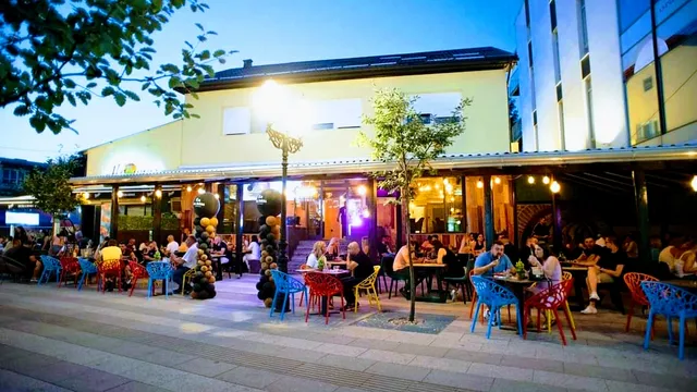 Restoran "Dva šešira"