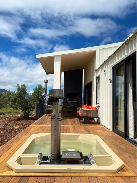 untether on Olive View