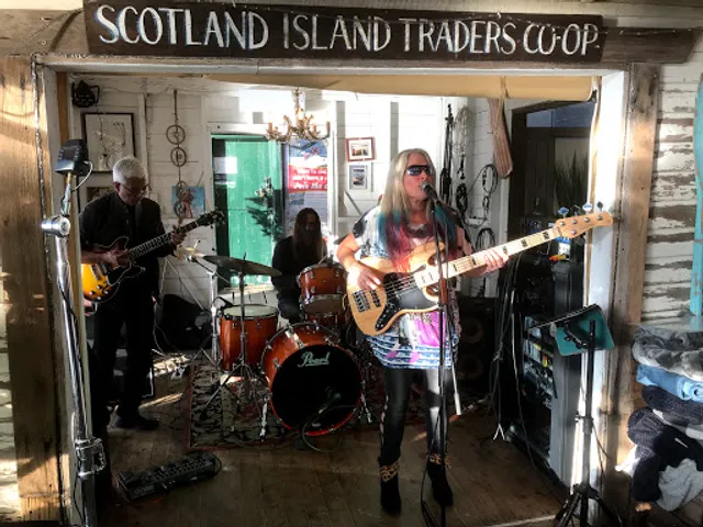 The Waterfront Cafe & General Store