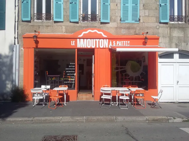 Le Mouton À Cinq Pattes