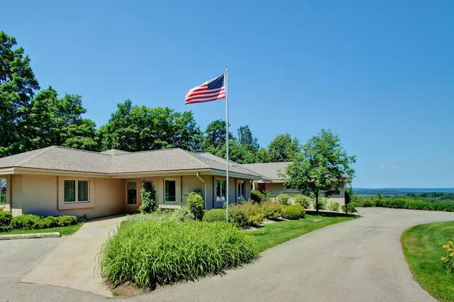 The Inn at Chateau Grand Traverse
