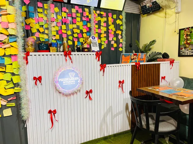 Pizza Wizza studio Rajajipuram (Lucknow)