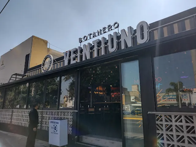 Botanero Veintiuno Circunvalación