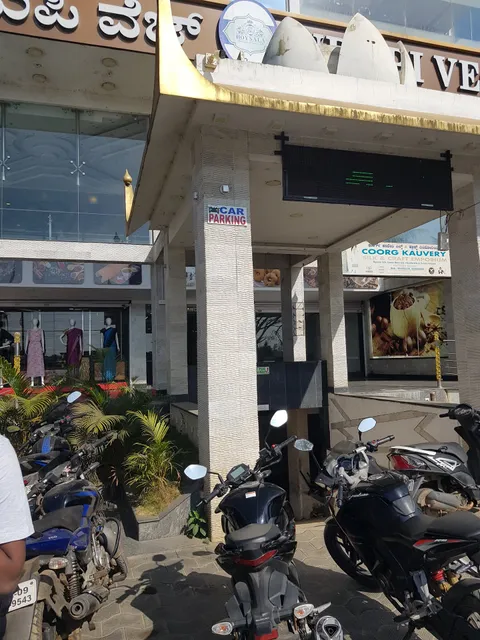 STAYMAKER Lake Residency