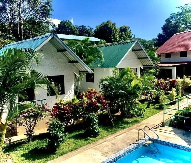 Rainforest Yasmin Hostel