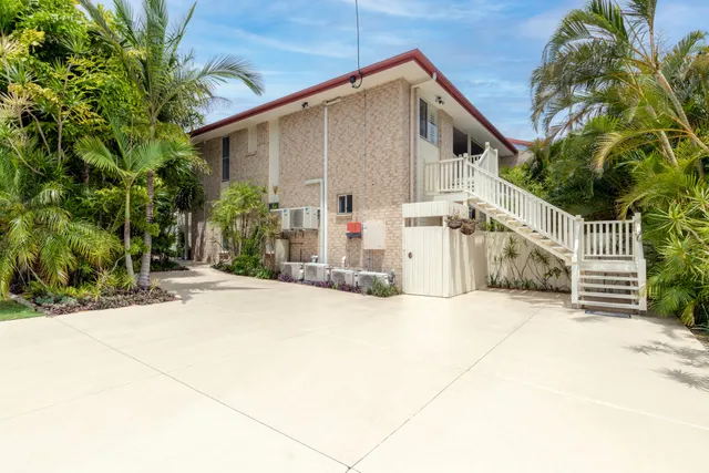 Rainbow Beach Accommodation Debbie's Place