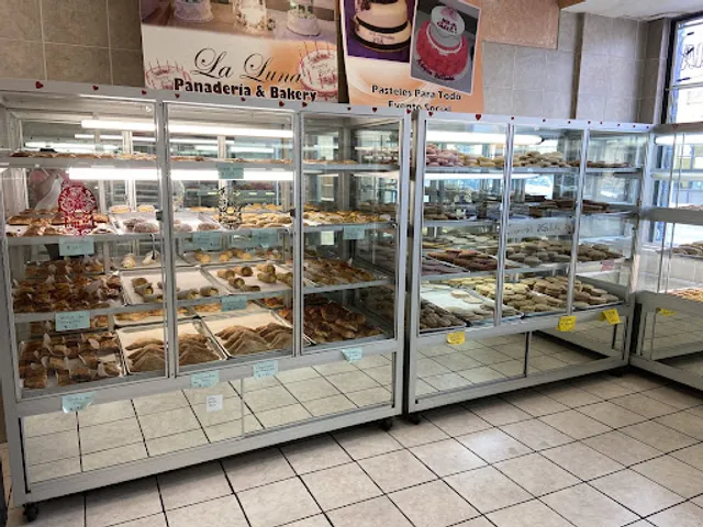 La Luna Bakery