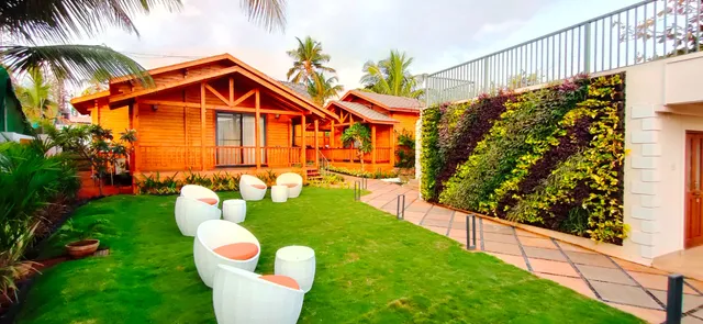 Foxoso Aaristo Baga Beach Resort