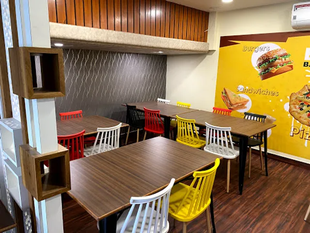 Maddy's Cafe (Frost & Feather)