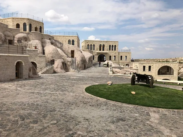 Kalsedon Cave Suites