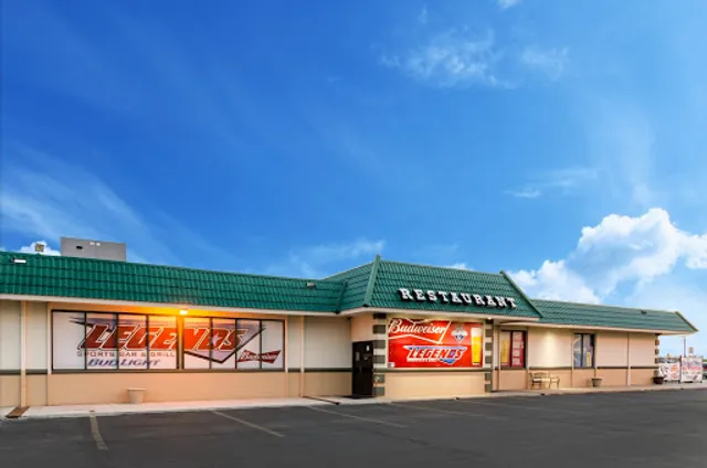 Forks & Fingers at the Legends