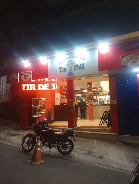 Pizzaria e Esfiharia Tio Phill