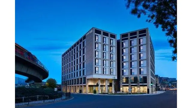 Courtyard by Marriott London City Airport