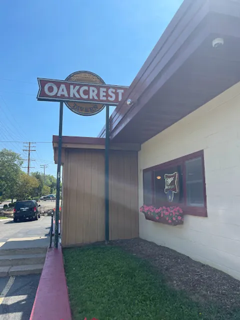 Oakcrest Tavern