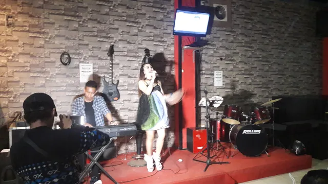 Kafe & Resto "TRIPLE EIGHT"