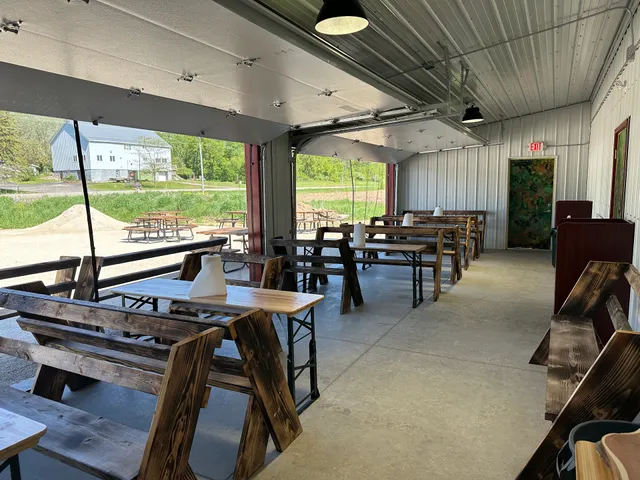 Dundee Mountain BBQ and Brew House